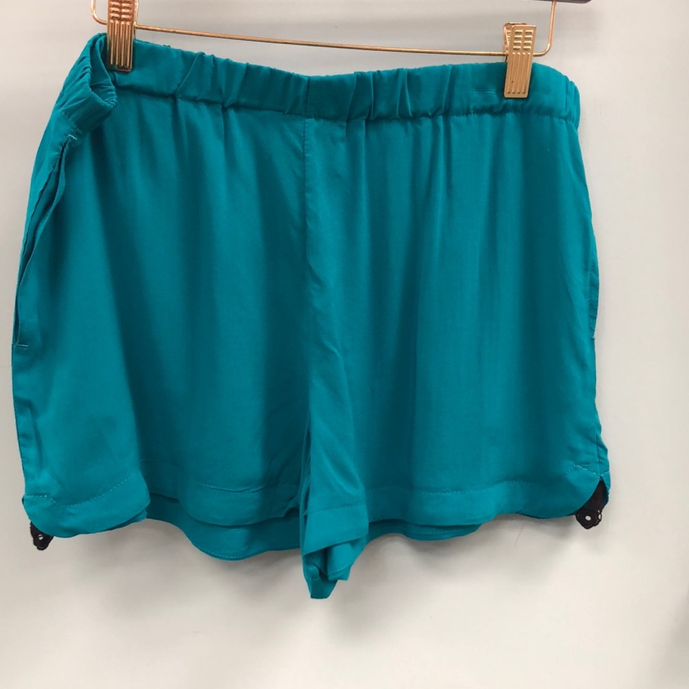Pull on Short NWT